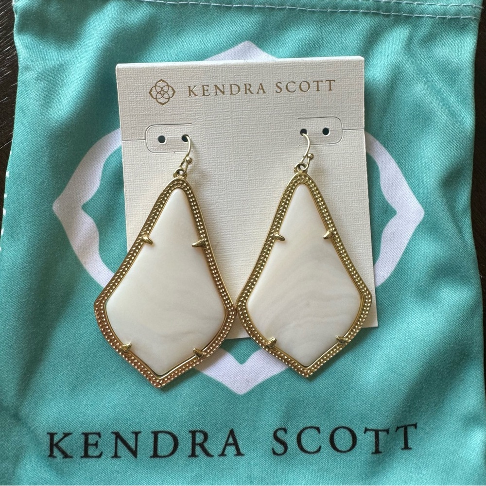 Kendra Scott Alexandra in White Pearl